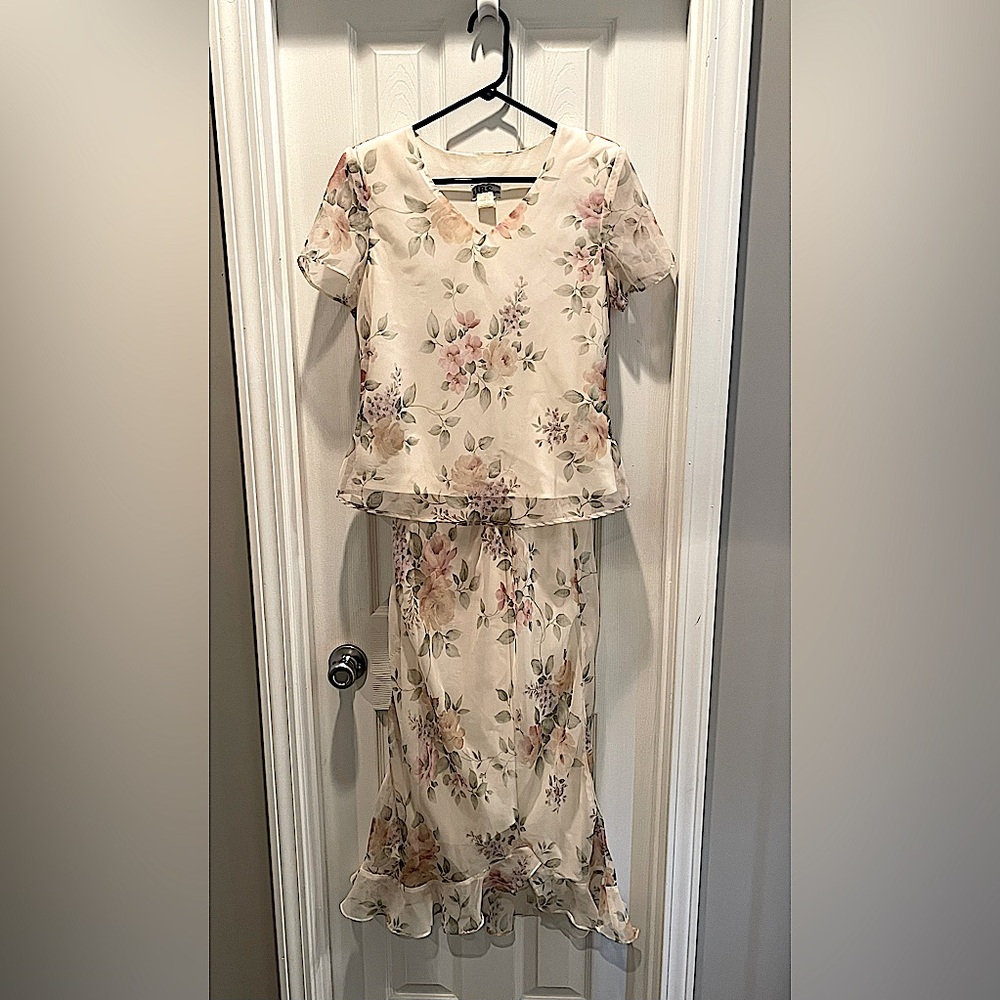 Ladies Chiffon 2-Piece Floral Dress (Matching Top & Skirt)